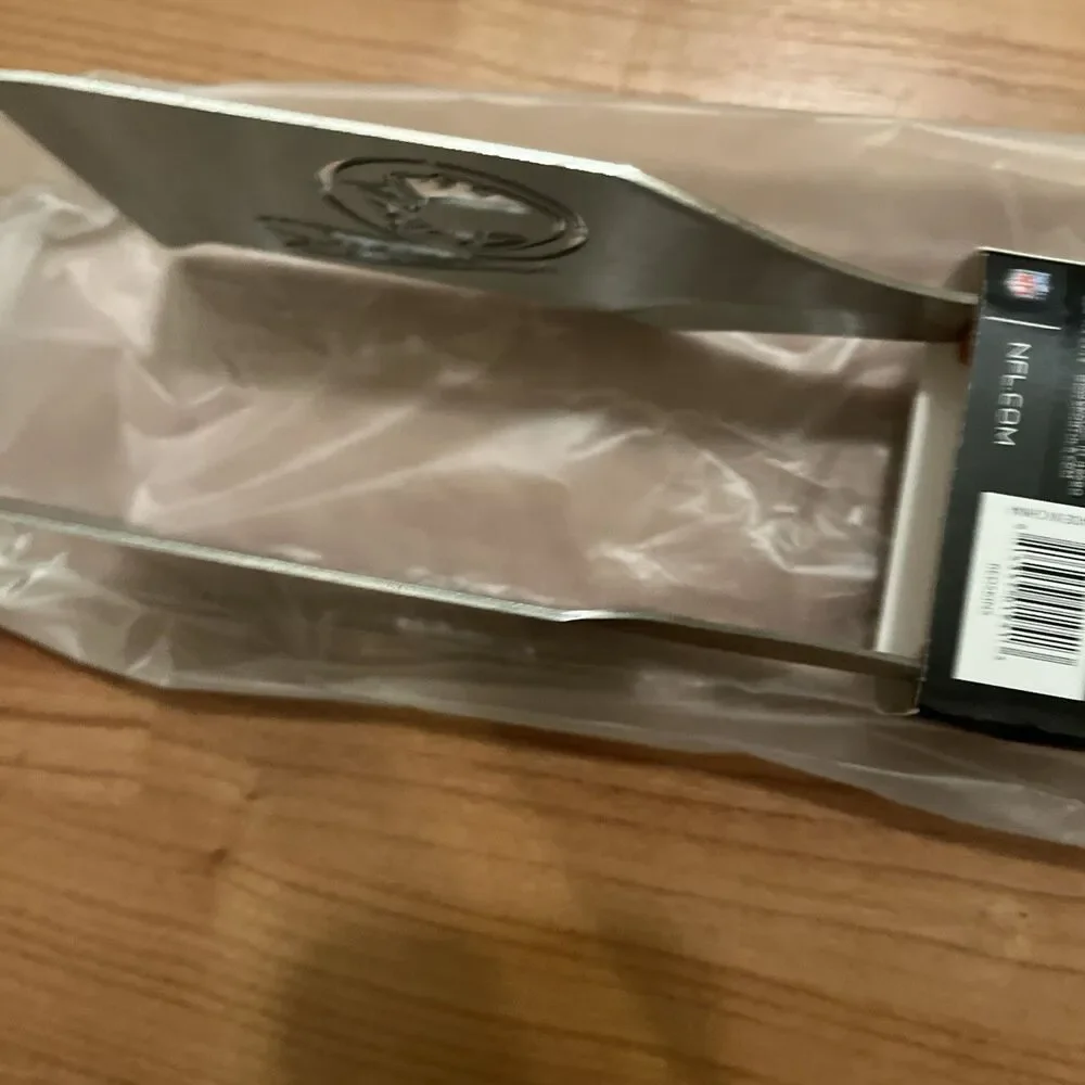 NFL grill tongs